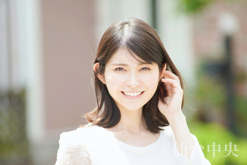 埋没法後のゴロゴロ感に対する治療を行い目が開くようになった女性